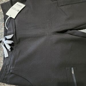 Figs Womem's Black Jogger Pants